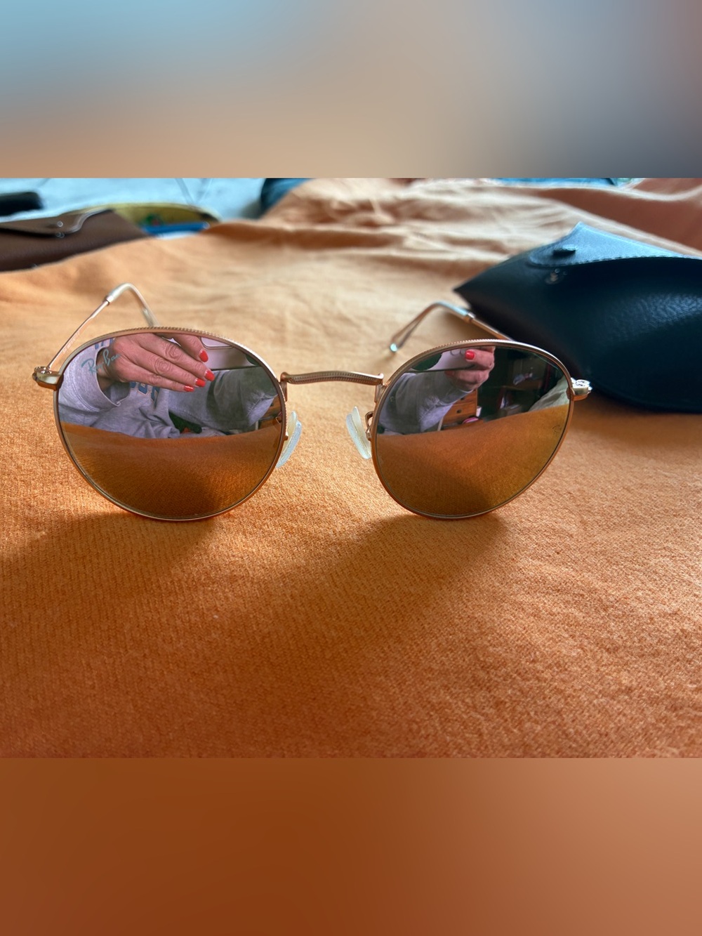 Ray-Ban Vintage-looking Round Mirrored Sunglasses